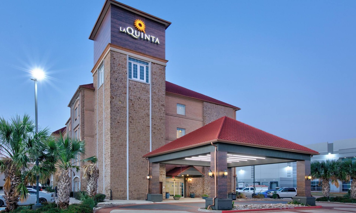 Hutchins Hotel | La Quinta Inn & Suites by Wyndham Dallas - Hutchins