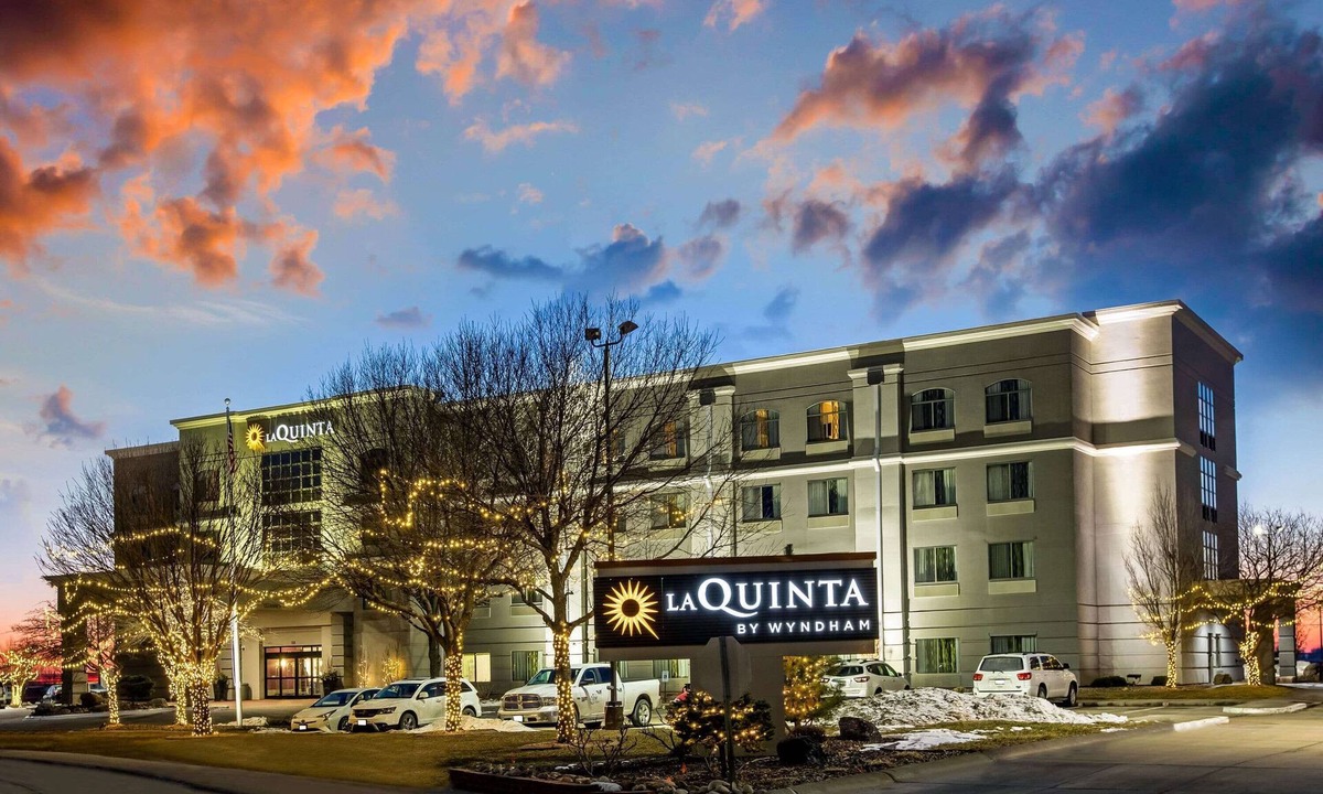 Kearney Hotel | La Quinta Inn & Suites by Wyndham Kearney