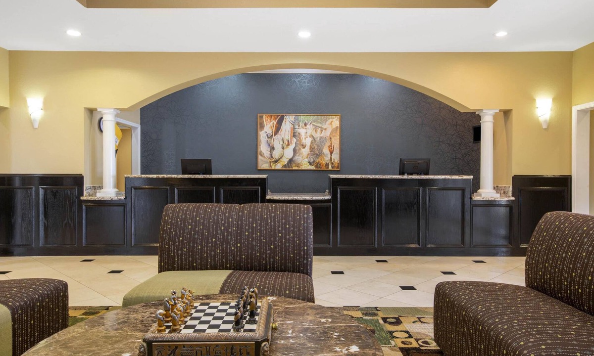 Pearland Hotel | La Quinta Inn & Suites by Wyndham Pearland - Houston South