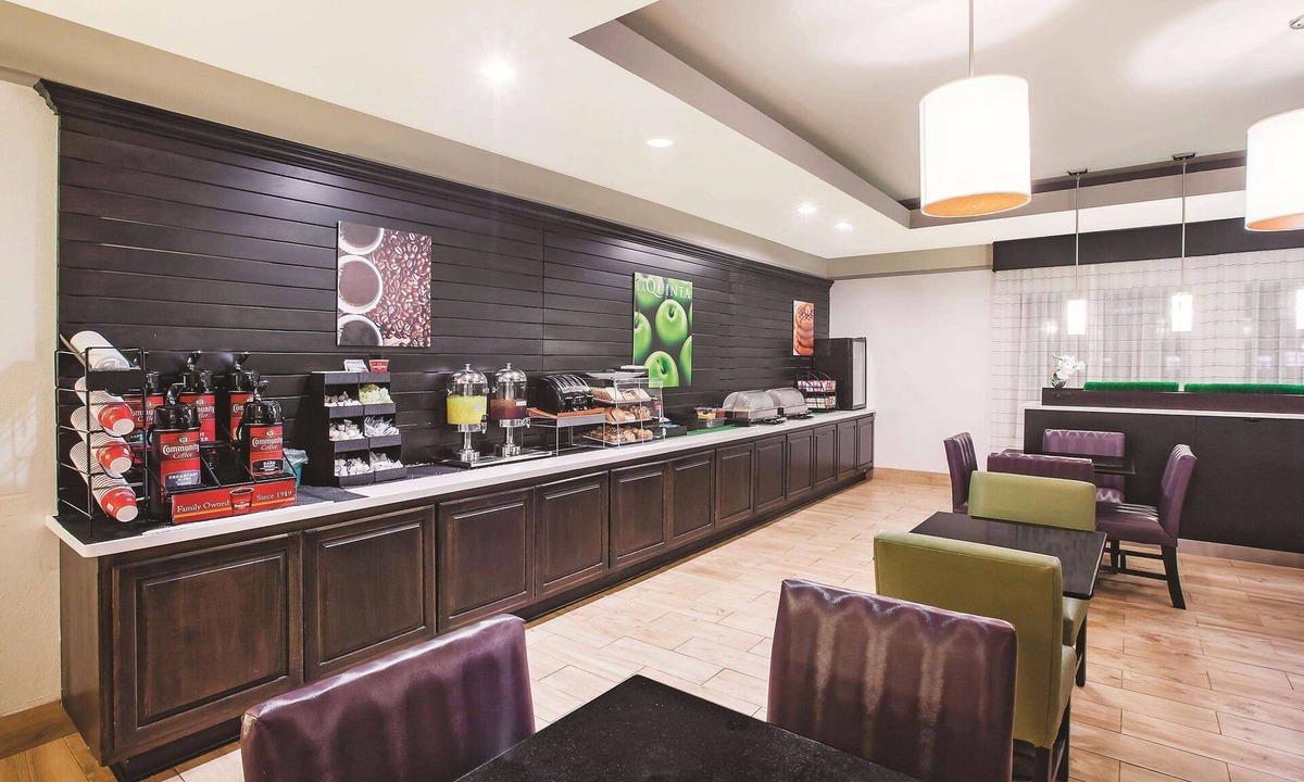 Beaumont Hotel | La Quinta Inn & Suites by Wyndham Beaumont West