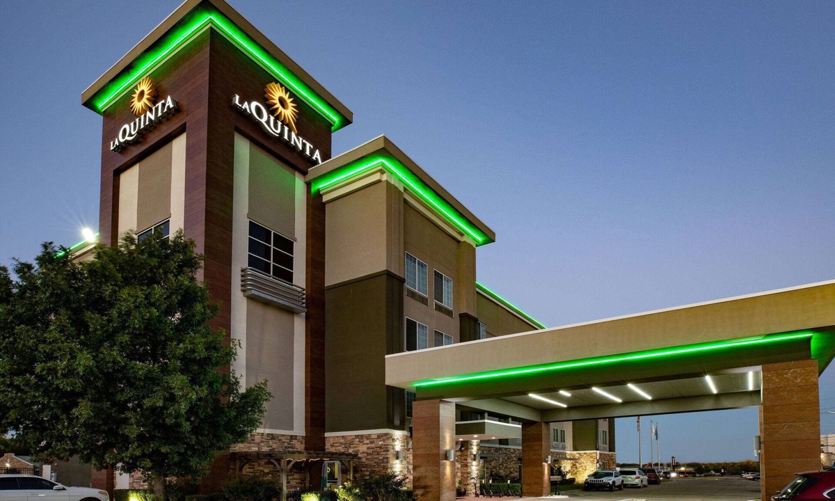 Catoosa Hotel | La Quinta Inn & Suites by Wyndham Tulsa - Catoosa Route 66