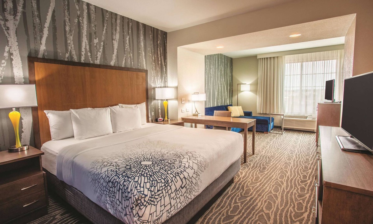 Duluth Hotel | La Quinta Inn & Suites by Wyndham Duluth