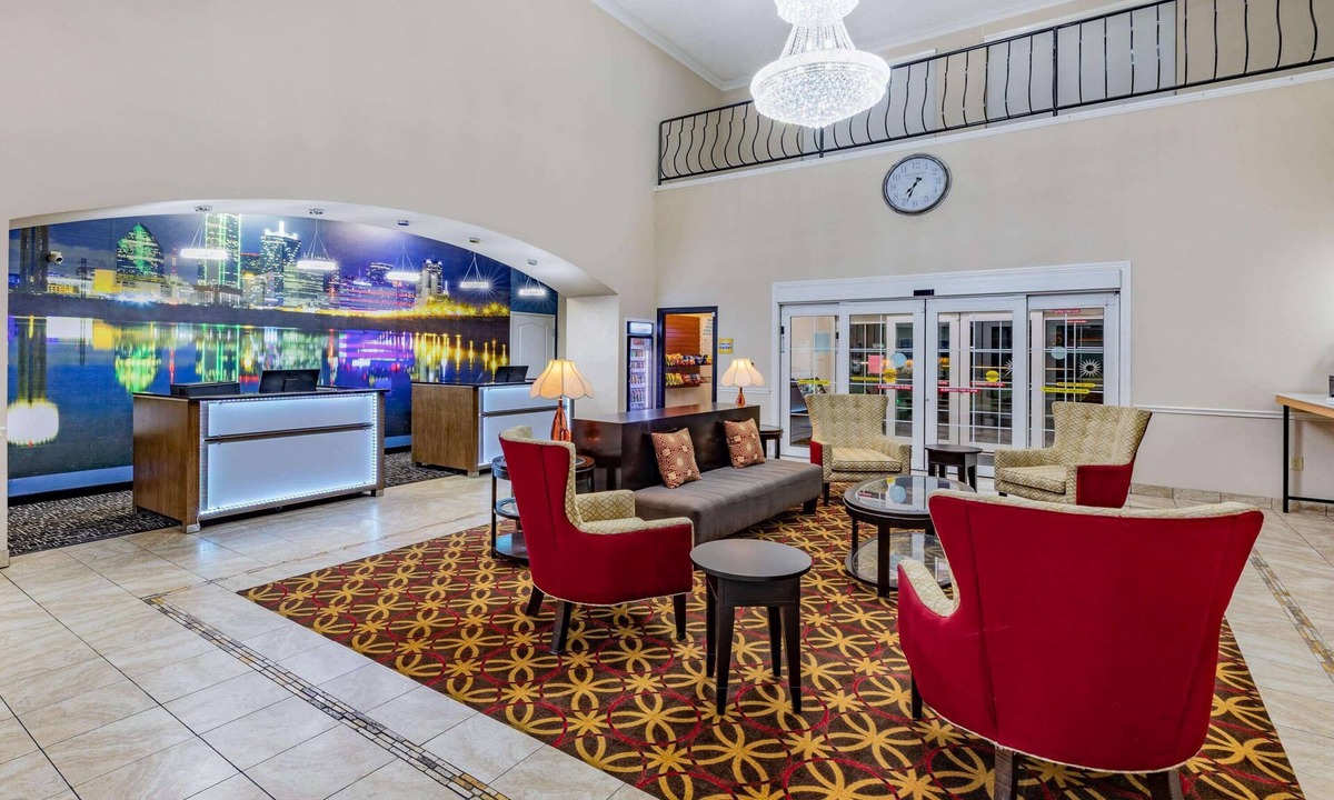 Garland Hotel | La Quinta Inn & Suites by Wyndham Garland Harbor Point