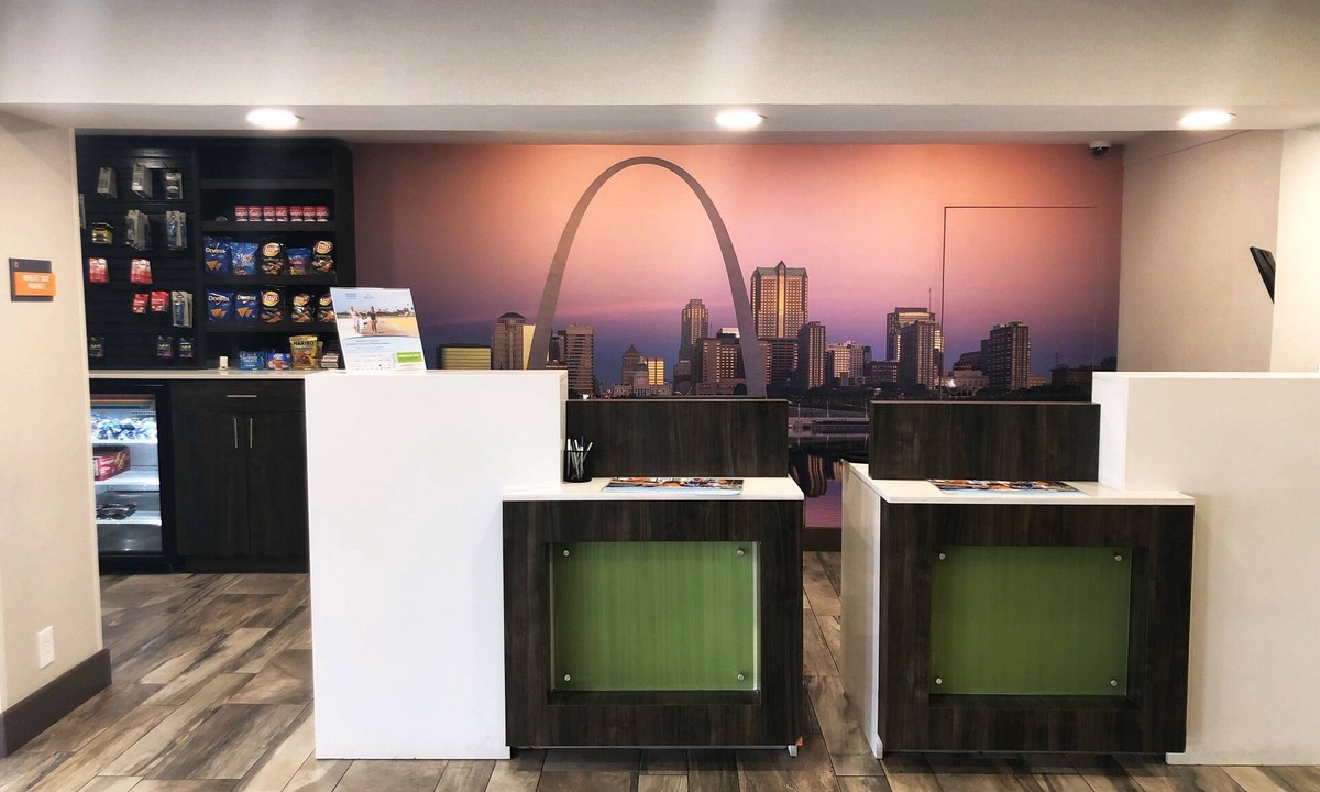 Hazelwood Hotel | La Quinta Inn & Suites by Wyndham St. Louis Hazelwood/North