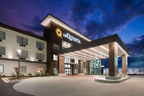 Meridian Hotel | La Quinta Inn & Suites by Wyndham Meridian