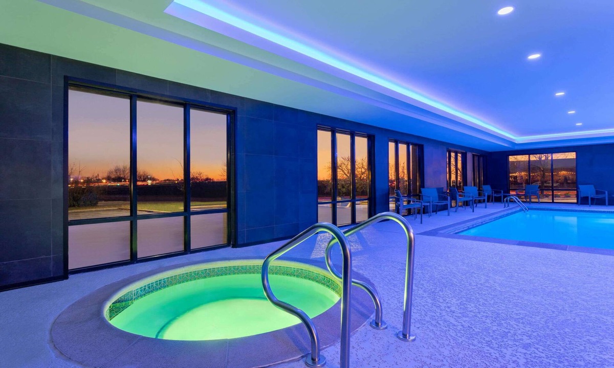 Sunset Hills Hotel | La Quinta Inn & Suites by Wyndham St Louis Route 66