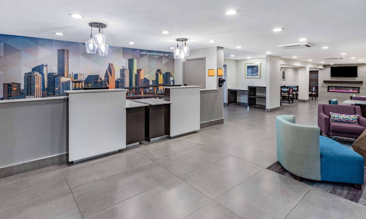 Sharpstown Hotel | La Quinta Inn & Suites by Wyndham Houston Southwest
