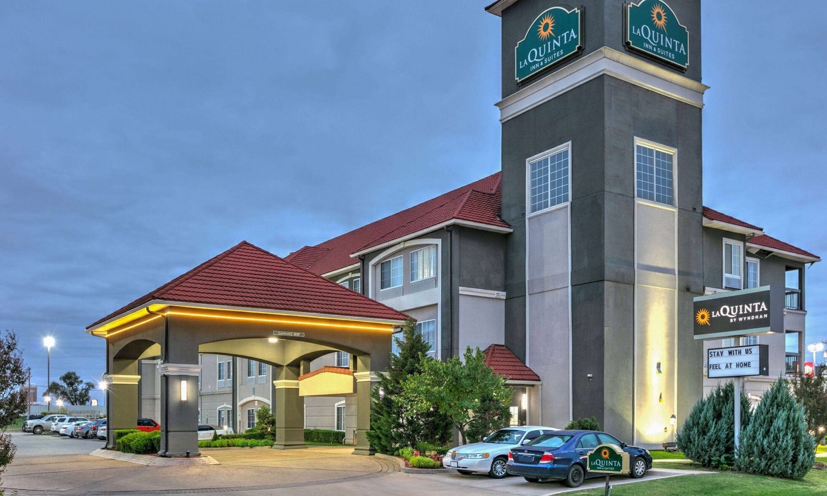 Tulsa Hotel | La Quinta Inn & Suites by Wyndham Tulsa Airpt/Expo Square