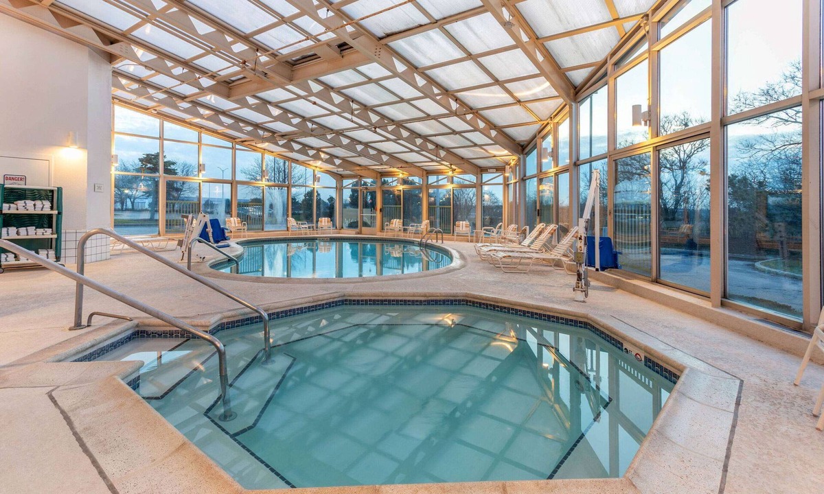 Gurnee Hotel | La Quinta Inn & Suites by Wyndham Chicago Gurnee