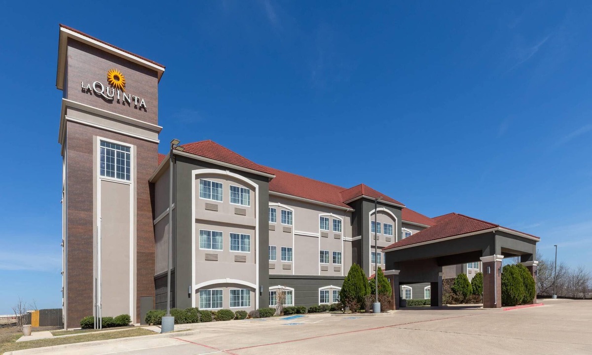 Kyle Hotel | La Quinta Inn & Suites by Wyndham Kyle - Austin South