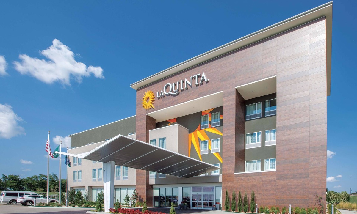 Broken Arrow Hotel | La Quinta Inn & Suites by Wyndham Tulsa Broken Arrow