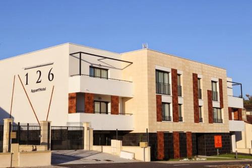 Blanquefort Apartment | La Résidence 126, Appart'Hôtel