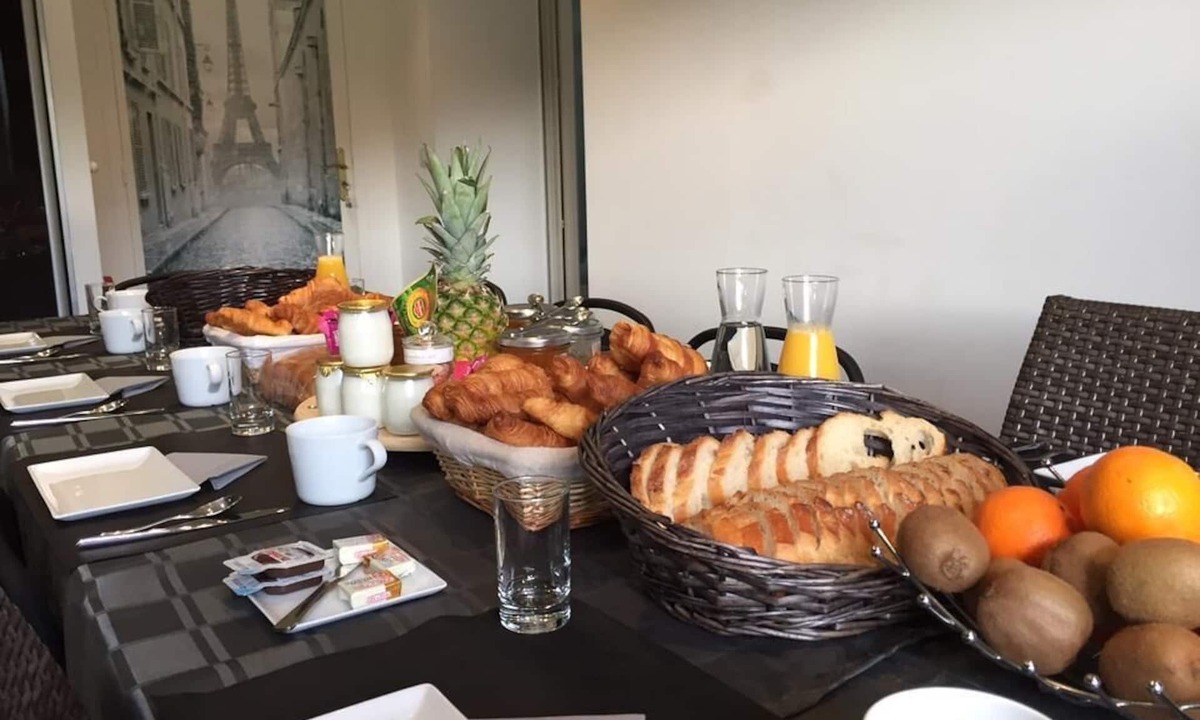 Guigneville-sur-Essonne House | La Raimbaudière