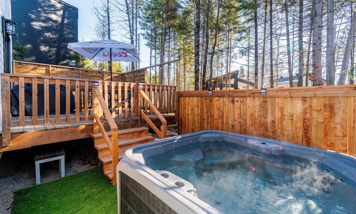 Pont-Rouge Ski Chalet | La Randonnée SPA | Nature & Trails in Portneuf