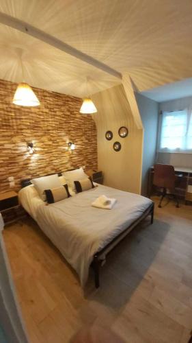 Conde-sur-Noireau Hotel | La Renaissance