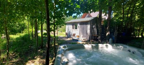 Mandeville House | La Rikiki du petit ruisseau