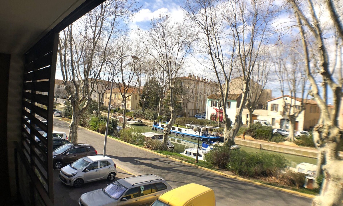 Anatole France Apartment | La Robine - Studio with parking