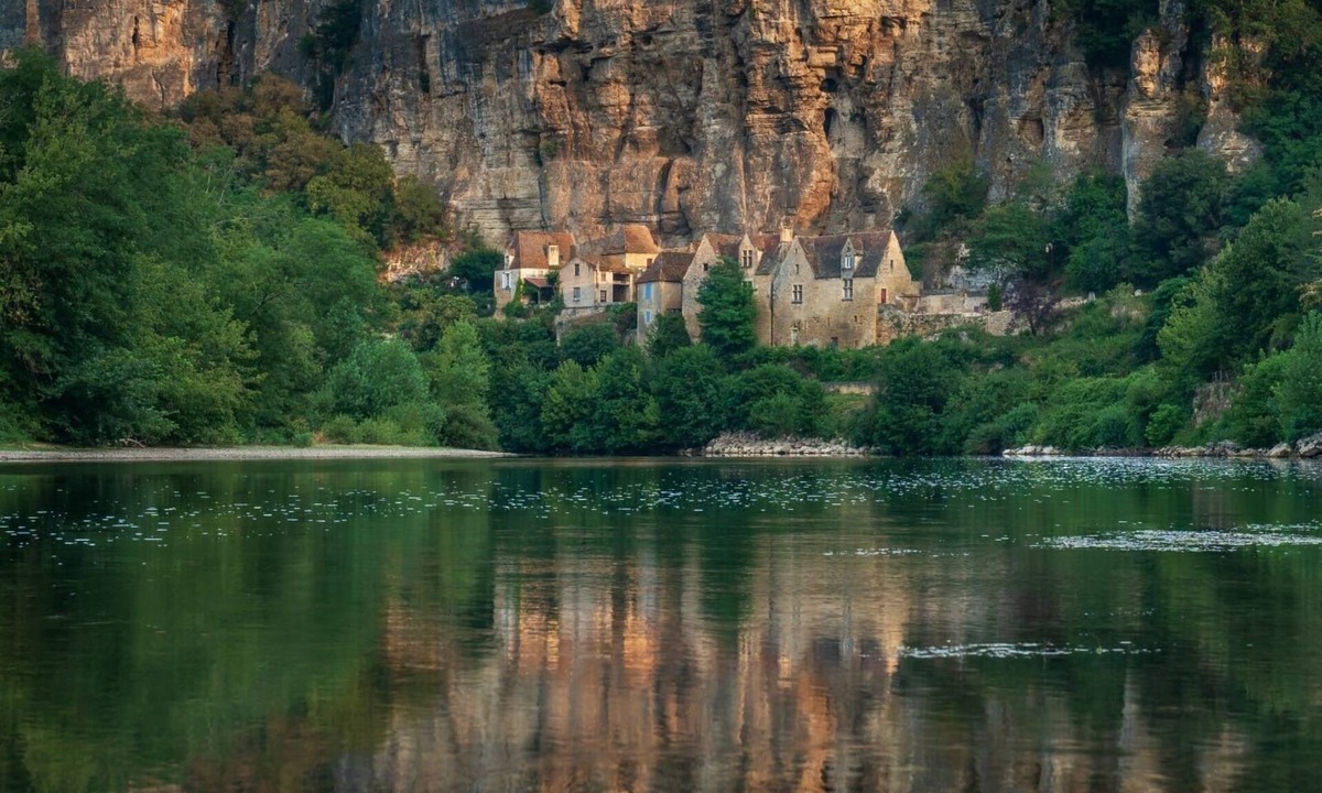 La Roque-Gageac House | "LA ROCA" charming village house