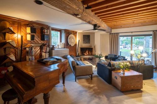 Saint-Didier-au-Mont-d'Or Bed & Breakfast | La Rose du Petit Bois