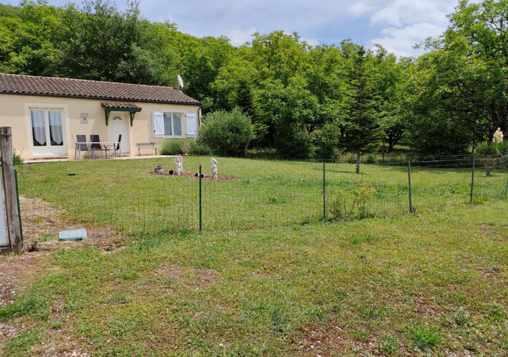 Creysse Apartment | la roseraie