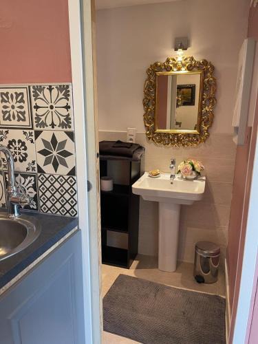Montanay Apartment | La roseraie