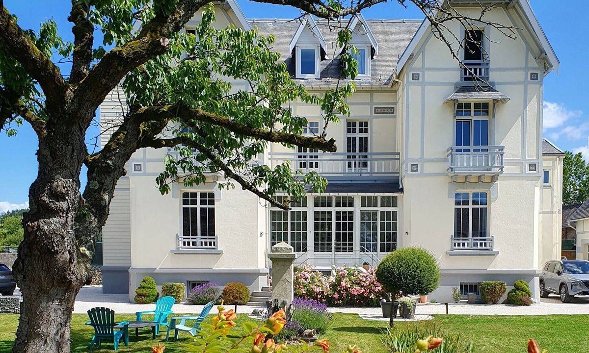 Saint-Etienne-au-Mont House | La Roseraie