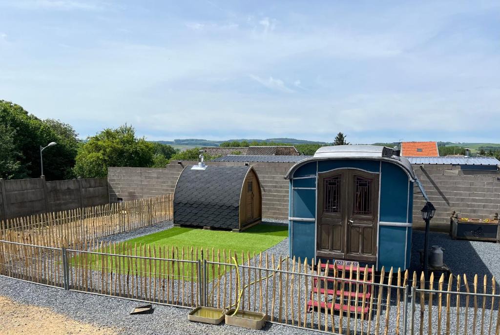 Sachy Other | La roulotte bleue