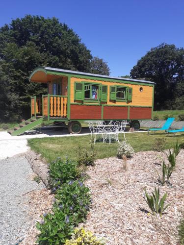 Saint-Adrien Other | La roulotte de kermorzu