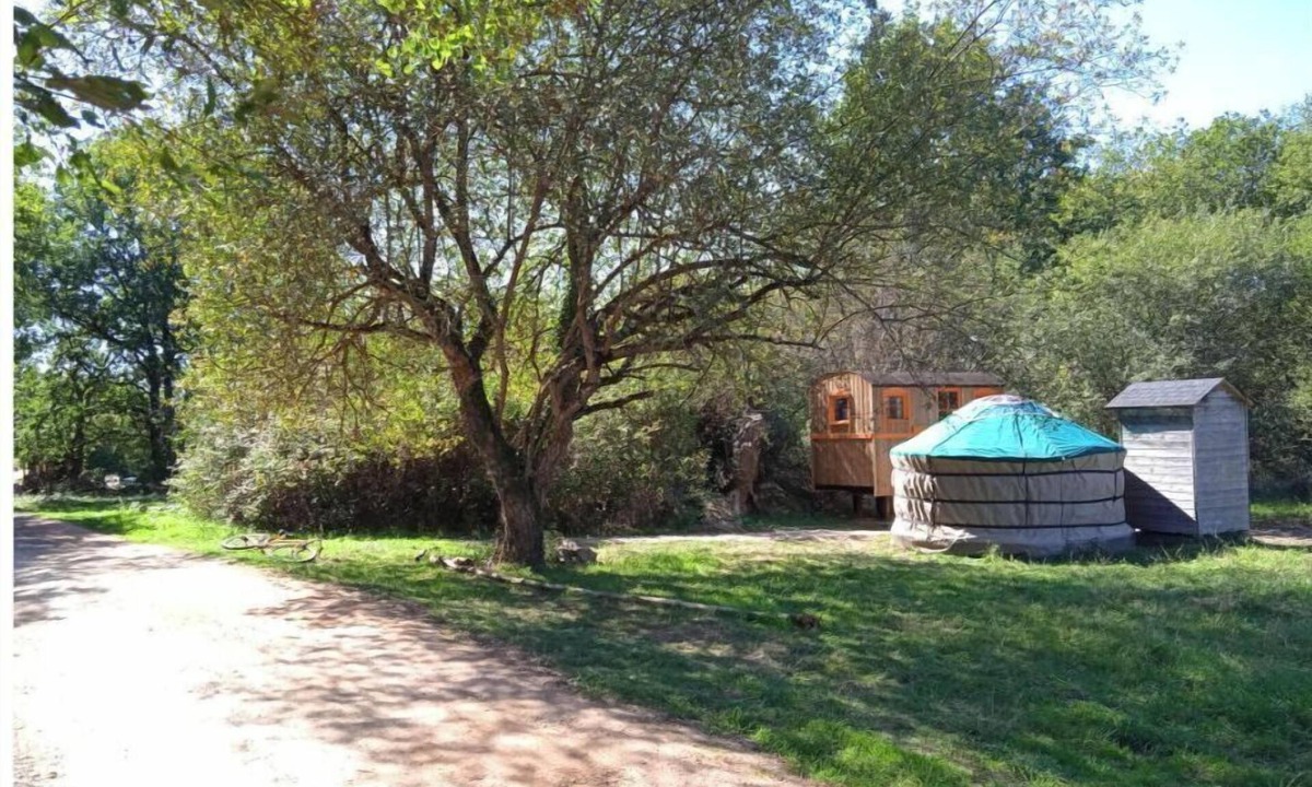 Gennes-Val-de-Loire House | La roulotte des Avettes (LeThoureil)