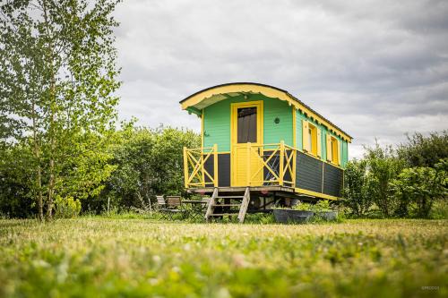 Beaulon Bed & Breakfast | La roulotte MAGIC ! des Grillots