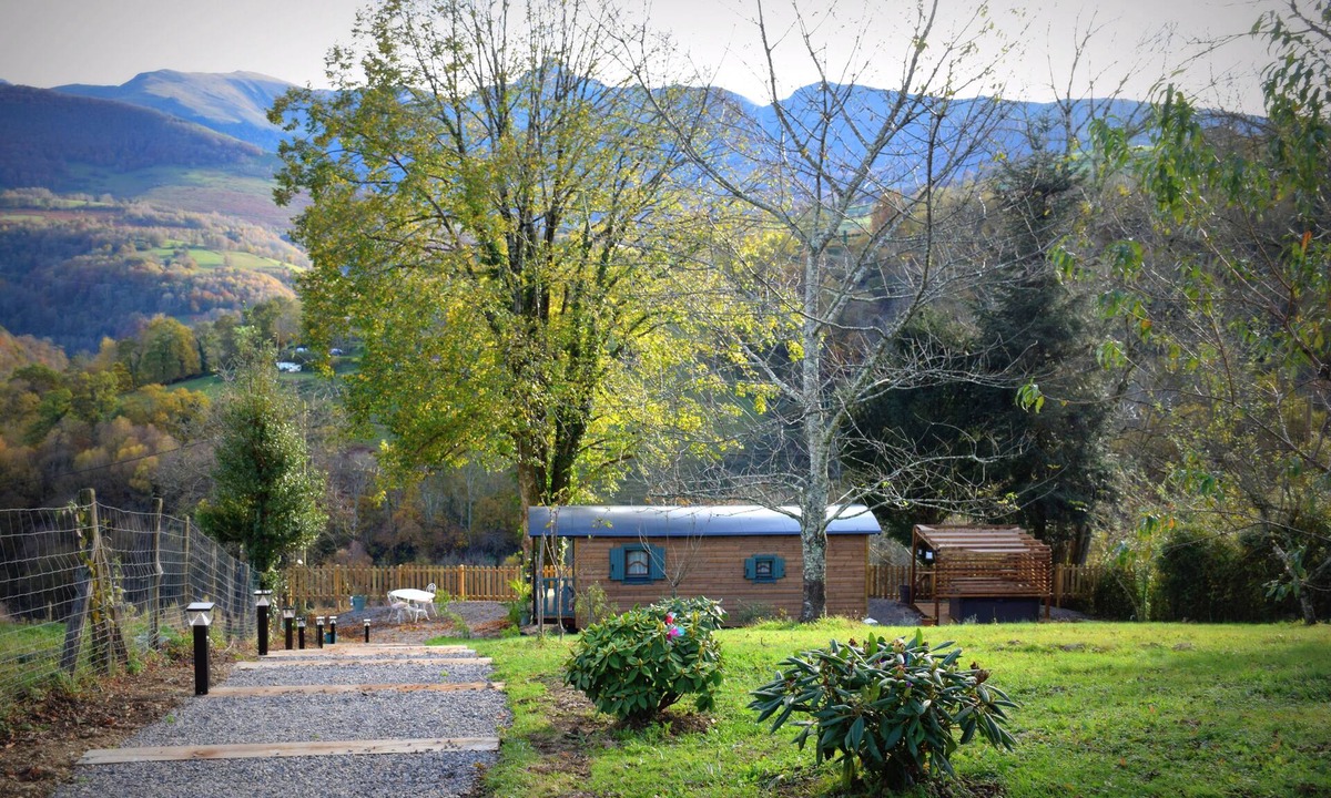 Neuilh Cabin | La Roulotte qui Chuchote