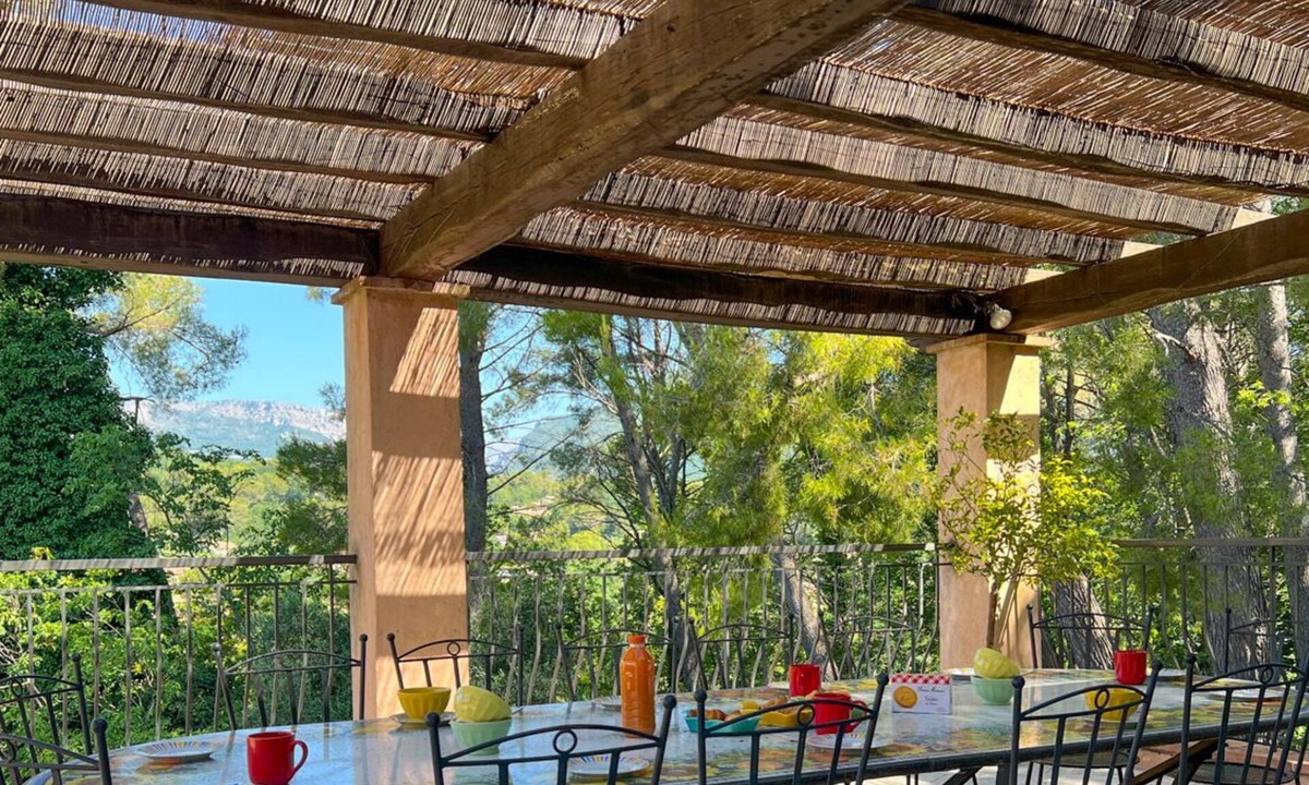 Le Rouret Villa | LA ROURETANE Pool AirCo for 10 By Sunset