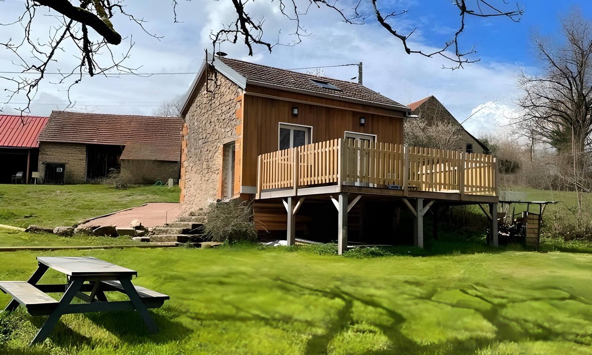 Le Mayet-de-Montagne Ski Chalet | La Saboterie