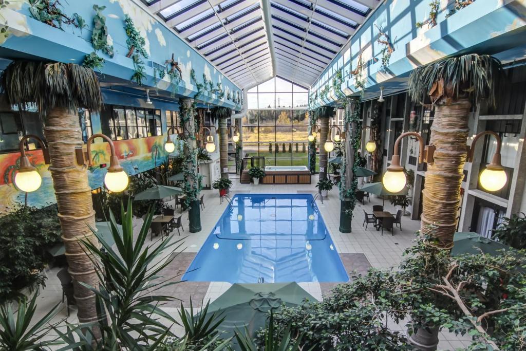 Chicoutimi Hotel | La Saguenéenne - Hôtel et Centre de Congrès