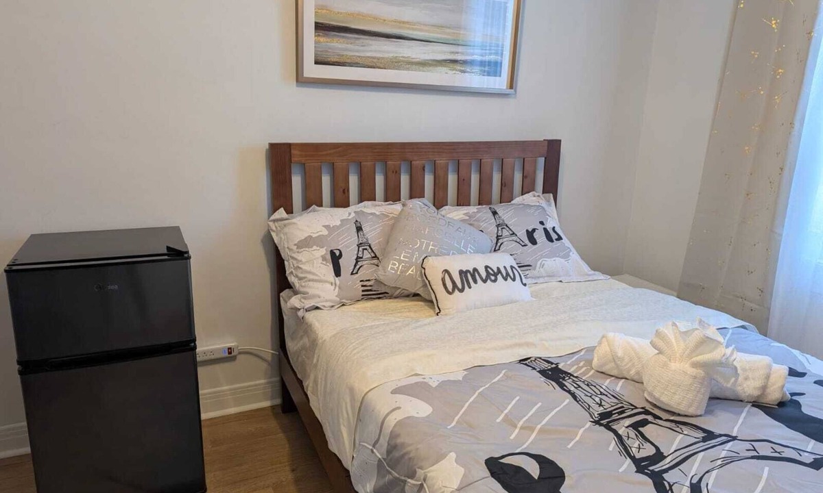 Mauricie House | La sainte Marguerite - #3 - Comfortable Room for Students and Professionals!