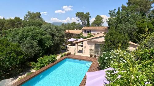 Saint-Paul-en-Foret Bed & Breakfast | La Salamandre en Provence