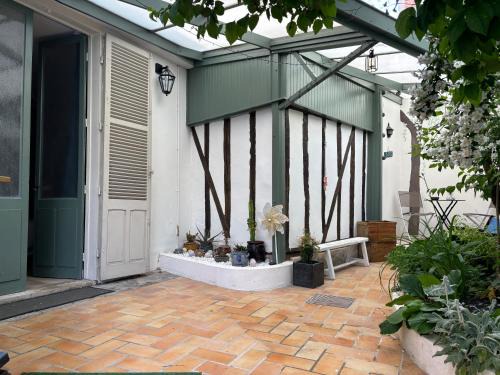 Chalons-en-Champagne Apartment | La Salle d Attente - Hyper centre