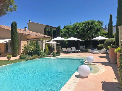 Les Mees Villa | La Sarrazine