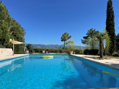 Mours-Saint-Eusebe Bed & Breakfast | La Sauveterre
