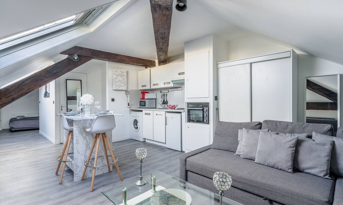 Republique - Les Ponts Apartment | La Secrète - Bel appartement mansardé