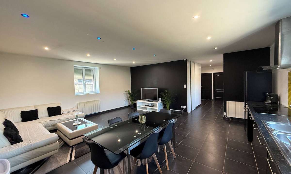 Sennece-les-Macon House | La Sennecéenne