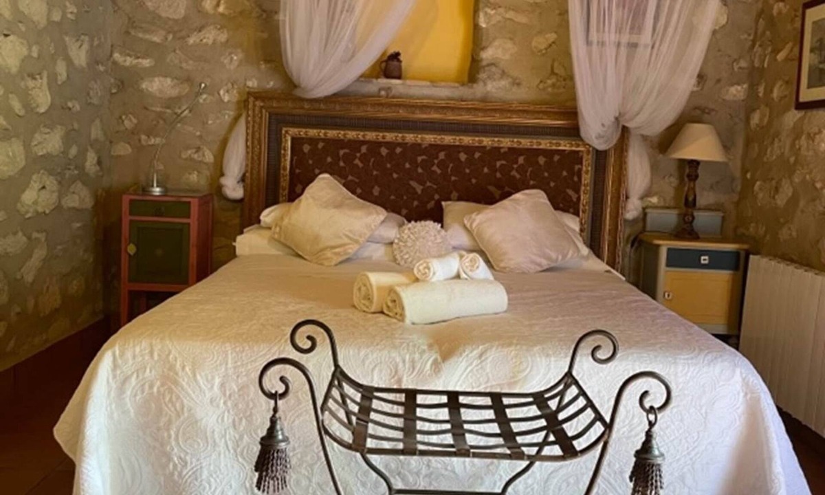 Vall de Gallinera House | La Solana - romantic room