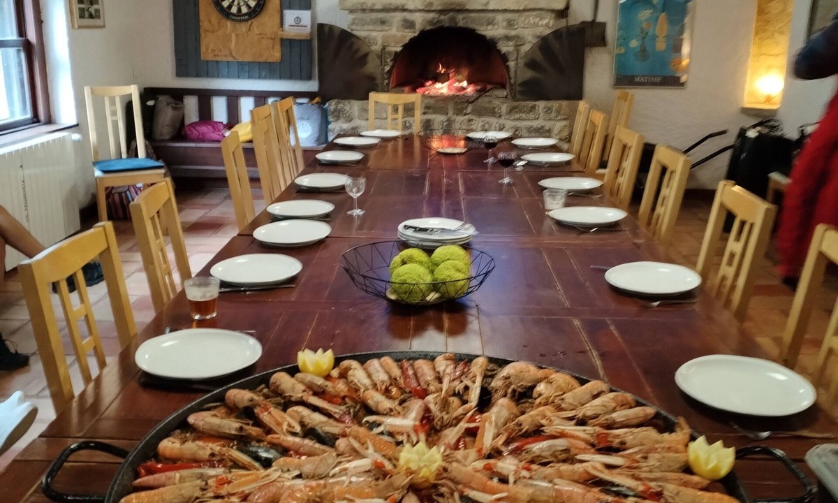 Gornies Cottage | La Source des Lutins : Large charming gîte (10-30 pers) by the river