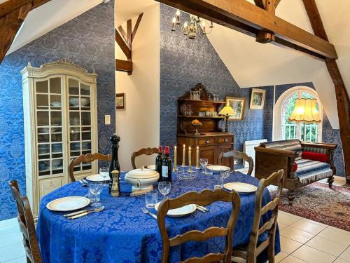 Quesnoy-le-Montant Apartment | La Souveraine - Cottage - Château Le Bas Bleu