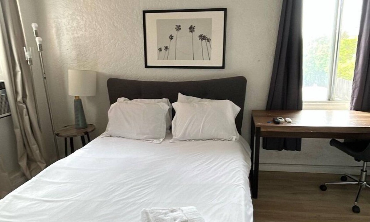 Westlake Apartment | LA Studio near Downtown!