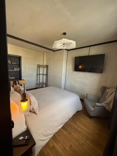 Saint-Lo Apartment | La Suite élégante