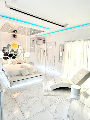 Llupia Apartment | LA SUITE BLANCHE Loveroom