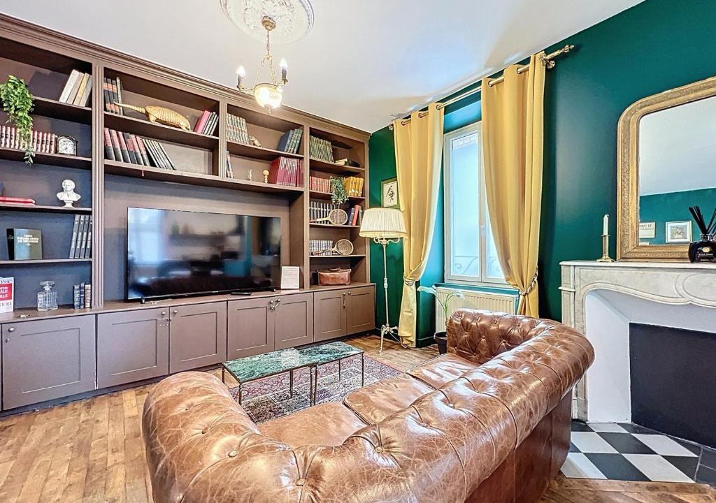 Brive-la-Gaillarde Apartment | La Suite Shelby Brive