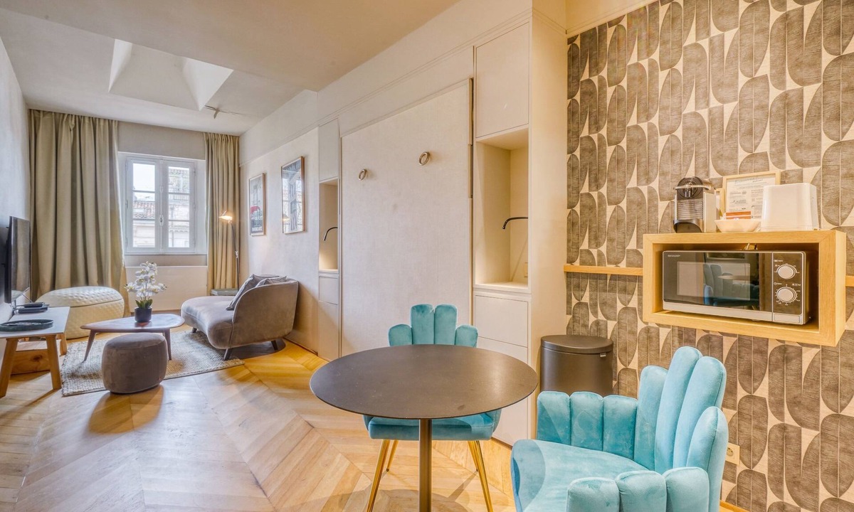 Hotel de Ville - Quinconces Apartment | La Suite - Studio Apartment, Sleeps 2