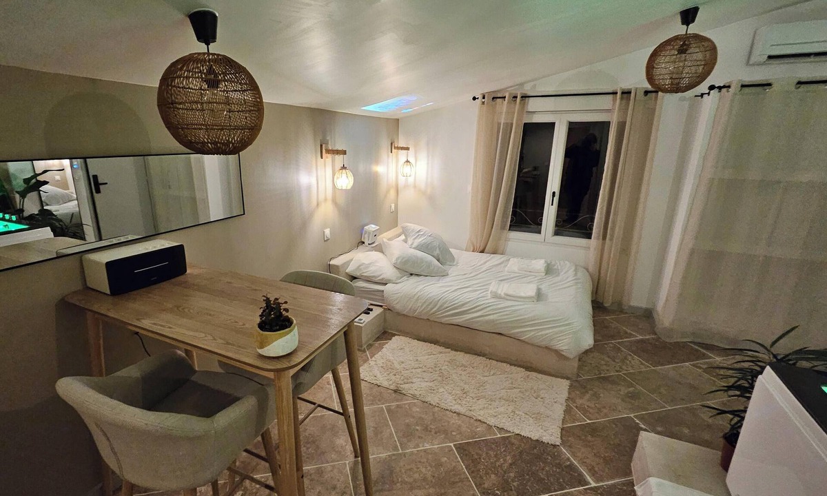 Montge-en-Goele Apartment | LA SUITE TILLEUIL